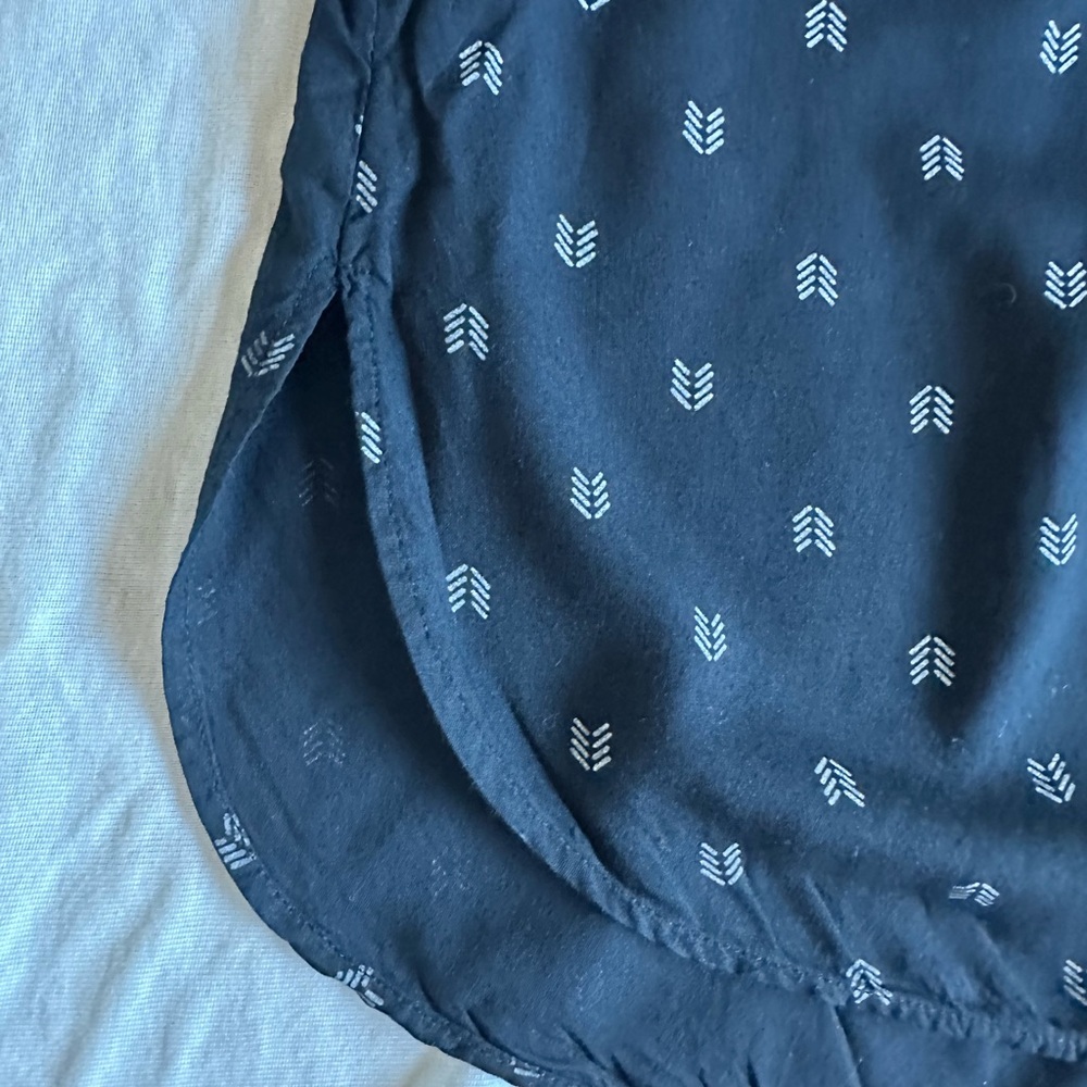 Ingrid & Isabel Black Printed Maternity Top Large - Picture 11 of 14